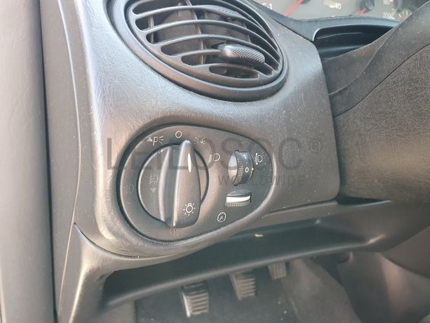 Ford Focus · Ano 2001