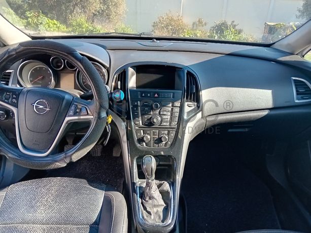 Opel Astra · Ano 2014