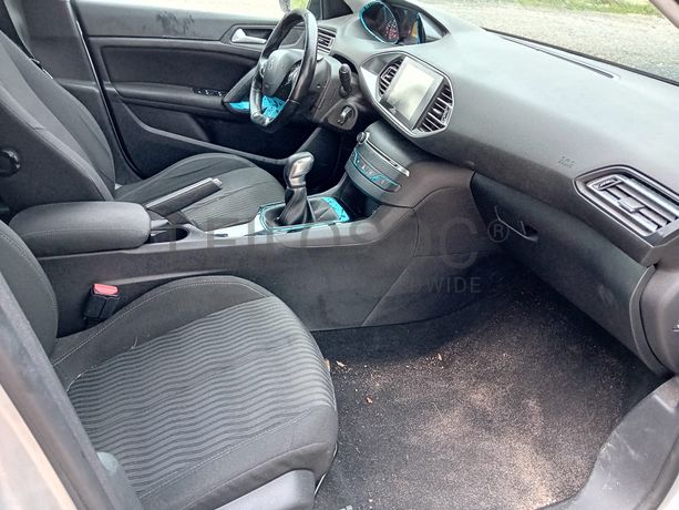 Peugeot 308 · Ano 2015