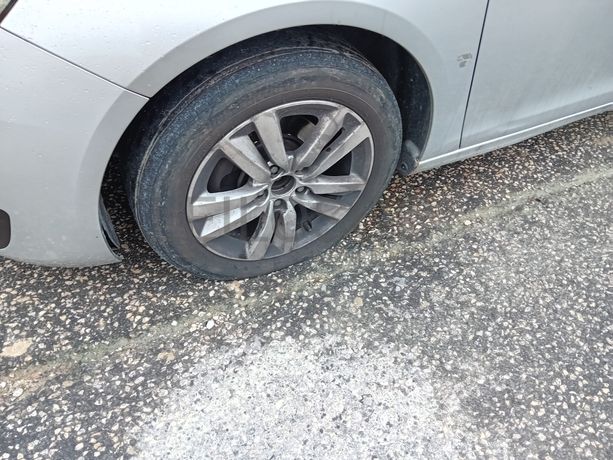 Peugeot 308 · Ano 2015