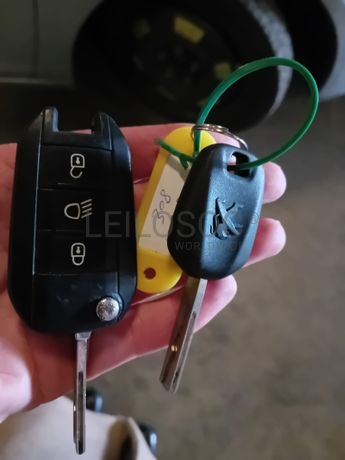 Peugeot 308 · Ano 2015