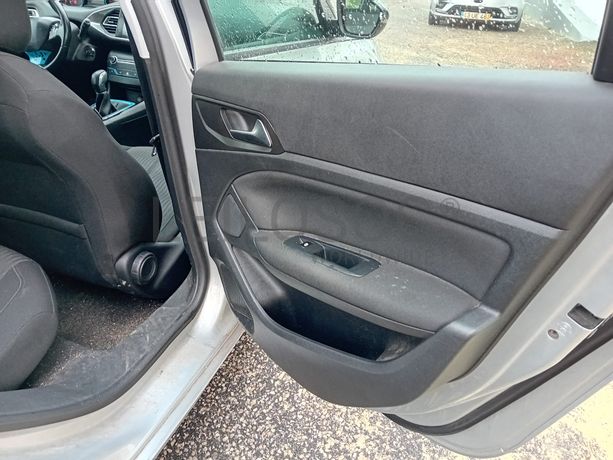 Peugeot 308 · Ano 2015