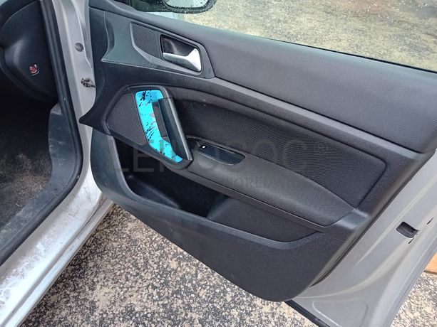 Peugeot 308 · Ano 2015