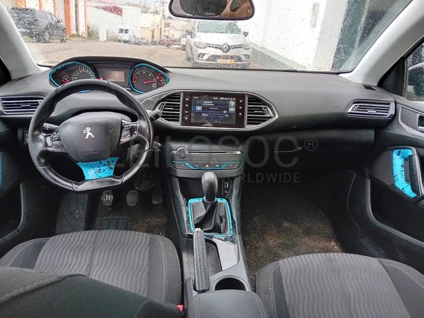 Peugeot 308 · Ano 2015
