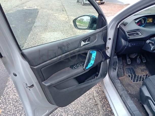 Peugeot 308 · Ano 2015