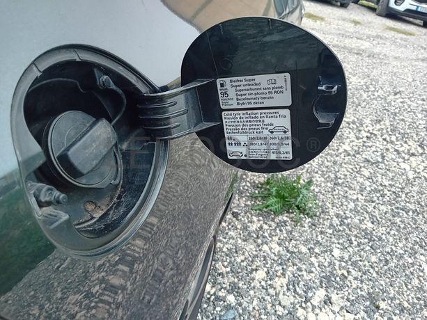 Volkswagen Golf GTI · Ano 2010