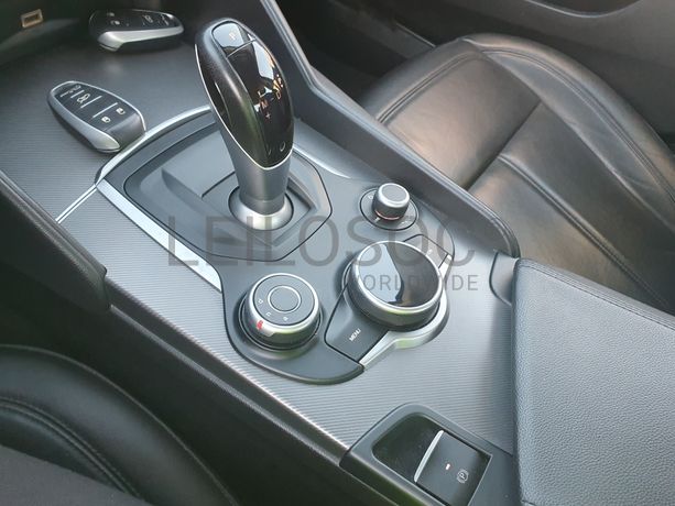 Alfa Romeu Giulia · Ano 2016