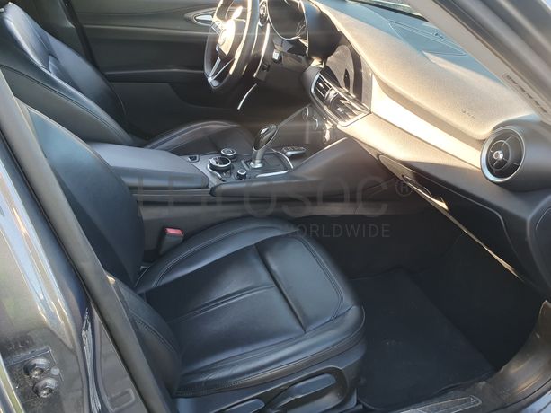 Alfa Romeu Giulia · Ano 2016