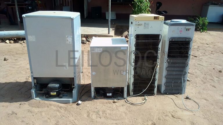 Dois Bebedouros e duas mini Geleiras