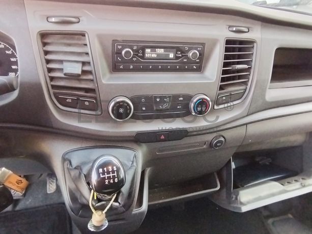 Ford Transit · Ano 2021