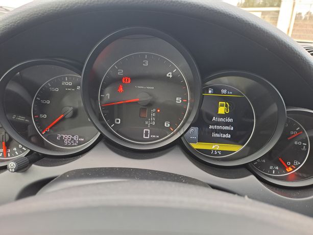 Porsche Cayenne 3.0 V6 · Ano 2012