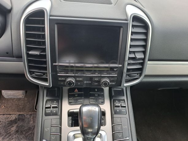 Porsche Cayenne 3.0 V6 · Ano 2012