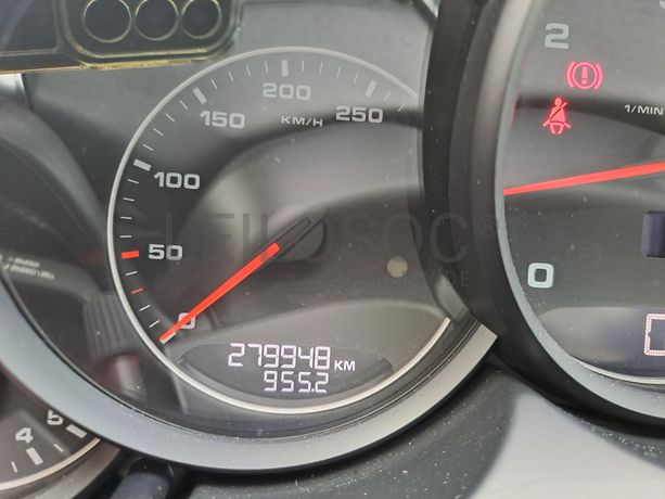 Porsche Cayenne 3.0 V6 · Ano 2012