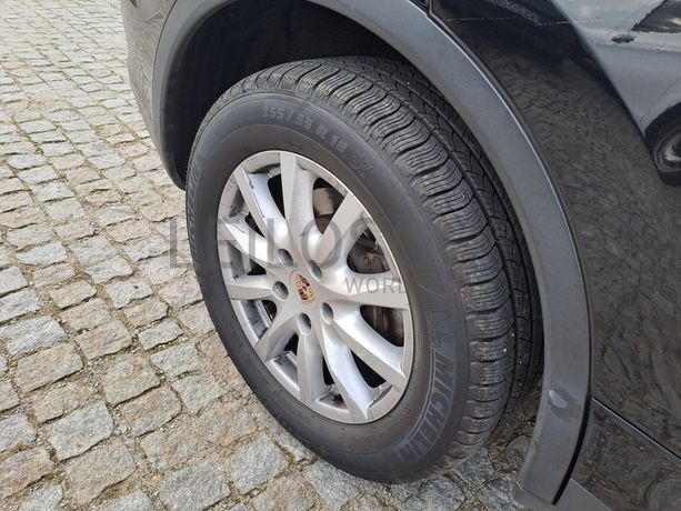 Porsche Cayenne 3.0 V6 · Ano 2012