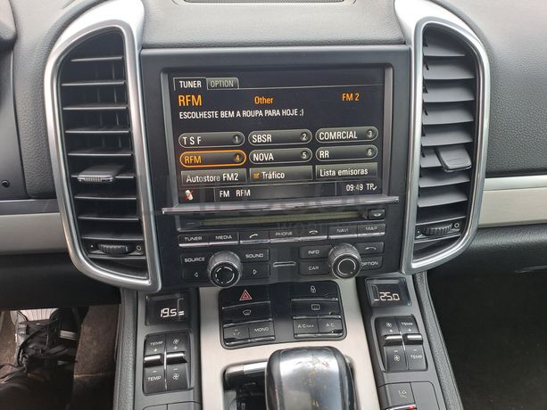 Porsche Cayenne 3.0 V6 · Ano 2012