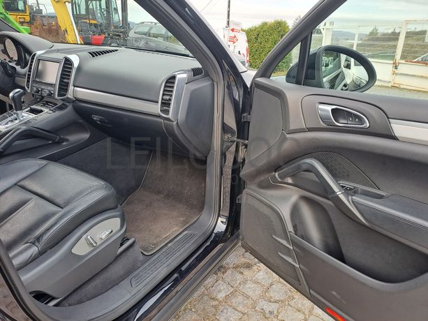 Porsche Cayenne 3.0 V6 · Ano 2012