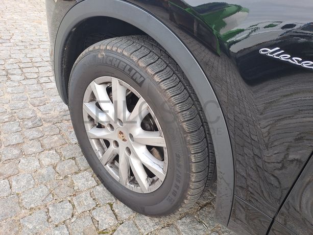 Porsche Cayenne 3.0 V6 · Ano 2012