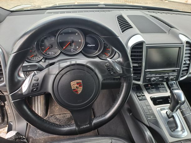 Porsche Cayenne 3.0 V6 · Ano 2012