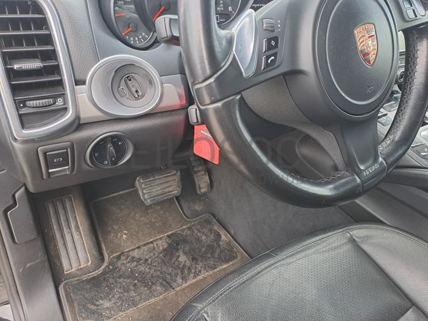 Porsche Cayenne 3.0 V6 · Ano 2012