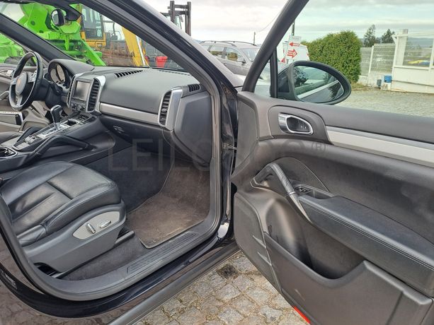 Porsche Cayenne 3.0 V6 · Ano 2012