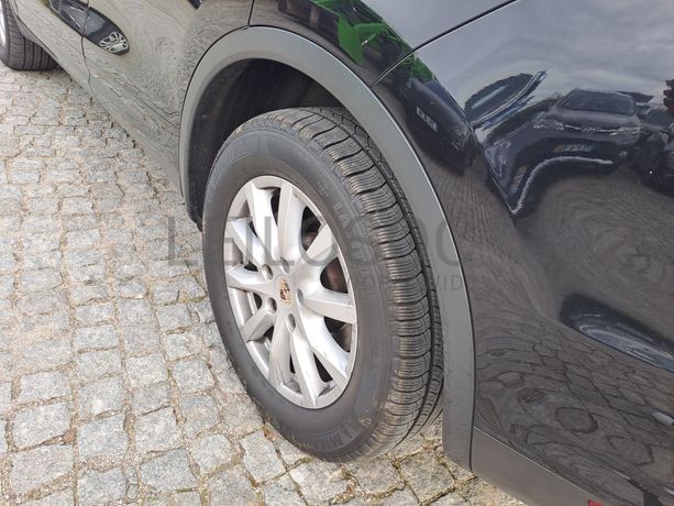 Porsche Cayenne 3.0 V6 · Ano 2012