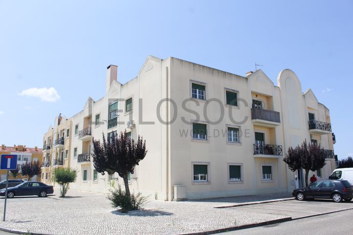 Leilão Suspenso - Apartamento T4 + Arrecadação · Ponte de Sor