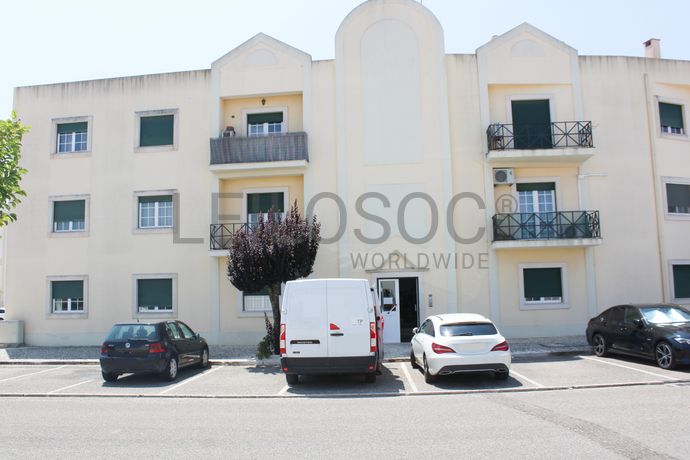 Leilão Suspenso - Apartamento T4 + Arrecadação · Ponte de Sor