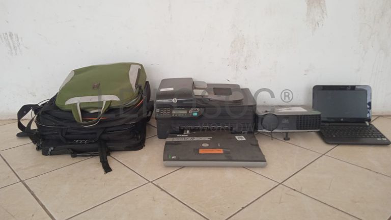 Material Informático ·