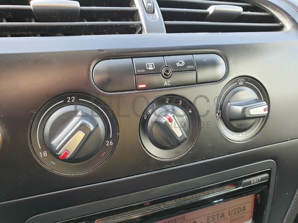 Seat Leon 1.6 TDI · Ano 2012