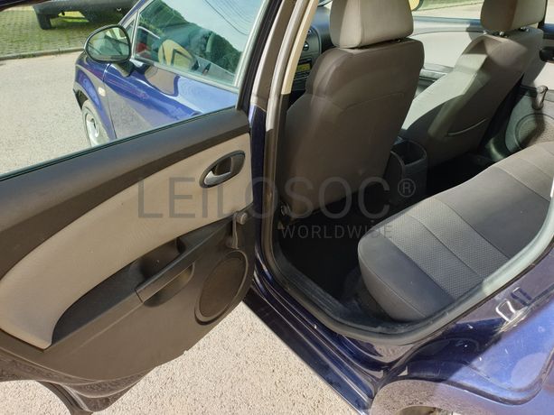 Seat Leon 1.6 TDI · Ano 2012