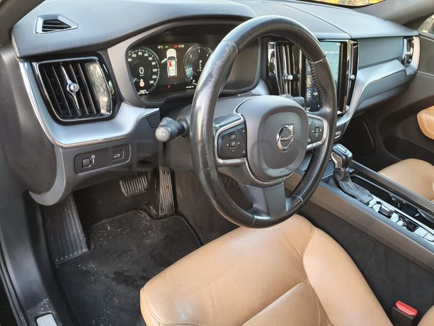 Volvo XC60 D4 · Ano 2019
