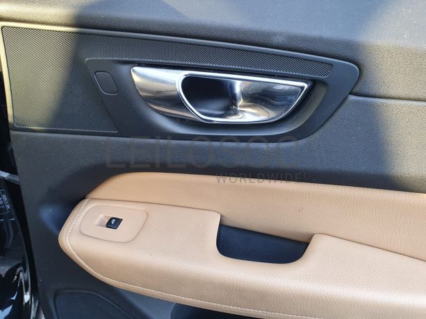 Volvo XC60 D4 · Ano 2019