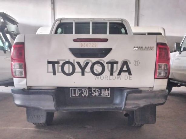 Toyota HILUX DC (4x4)
