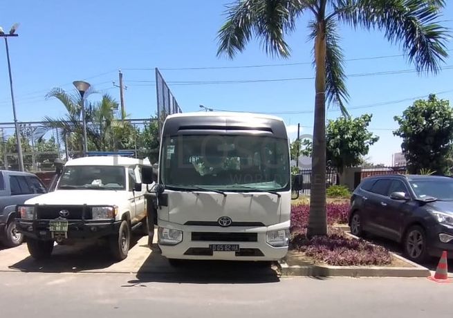 Veículo Toyota COASTER