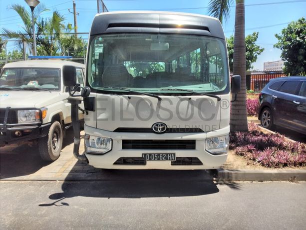 Veículo Toyota COASTER