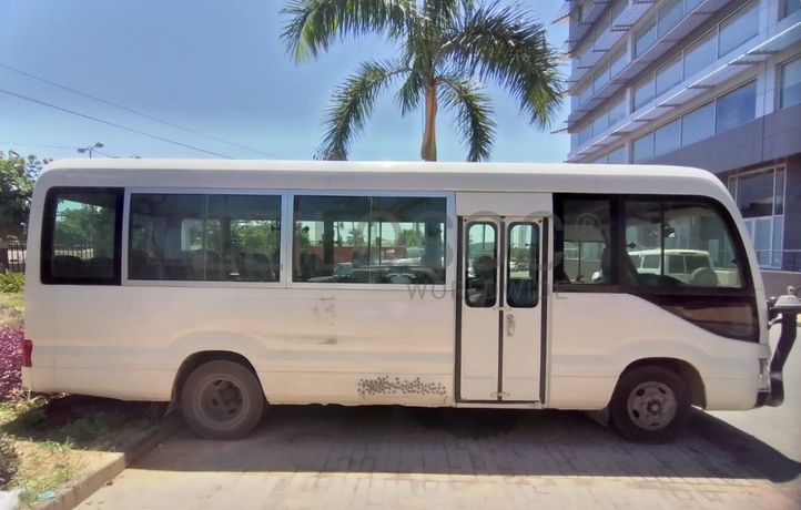 Veículo Toyota COASTER