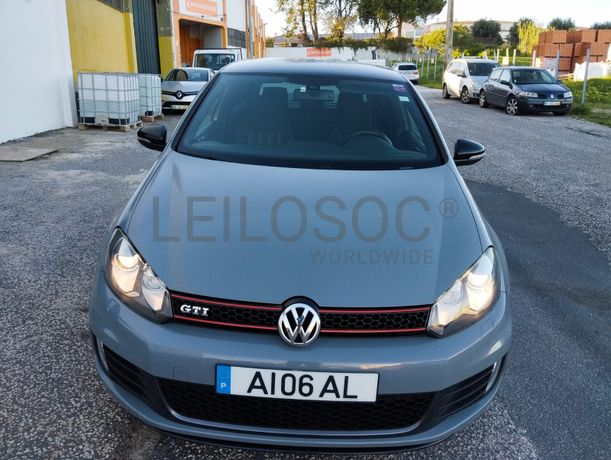 Volkswagen Golf 2.0 GTI · Ano 2010