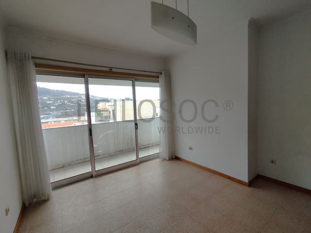 Apartamento T2 c/ Garagem · Guimarães