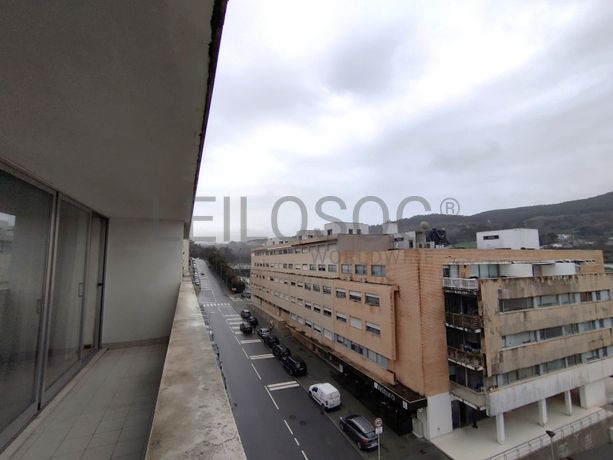 Apartamento T2 c/ Garagem · Guimarães