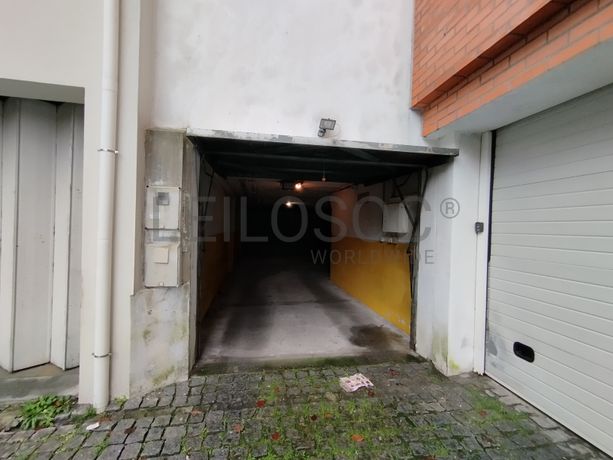 Apartamento T2 c/ Garagem · Guimarães