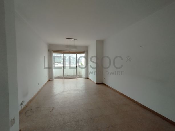 Apartamento T2 c/ Garagem · Guimarães