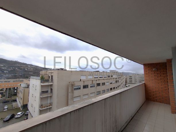 Apartamento T2 c/ Garagem · Guimarães