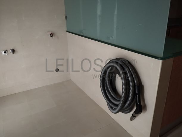 Apartamento T2 c/ Garagem · Guimarães