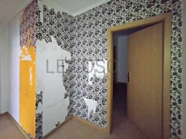 Apartamento T2 c/ Garagem · Guimarães