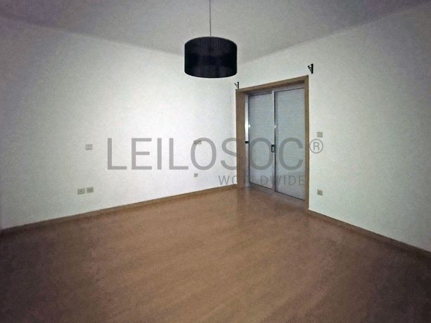 Apartamento T2 c/ Garagem · Guimarães