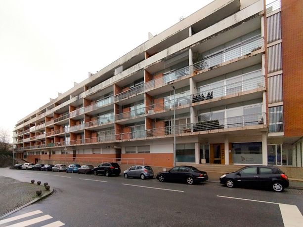 Apartamento T2 c/ Garagem · Guimarães