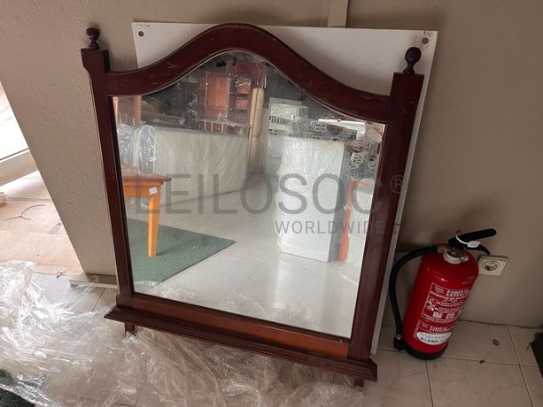 Espelho para cómoda com moldura de madeira