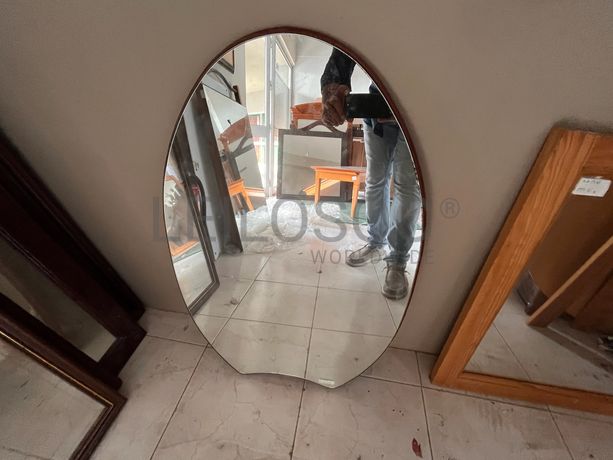 Espelho oval sem moldura