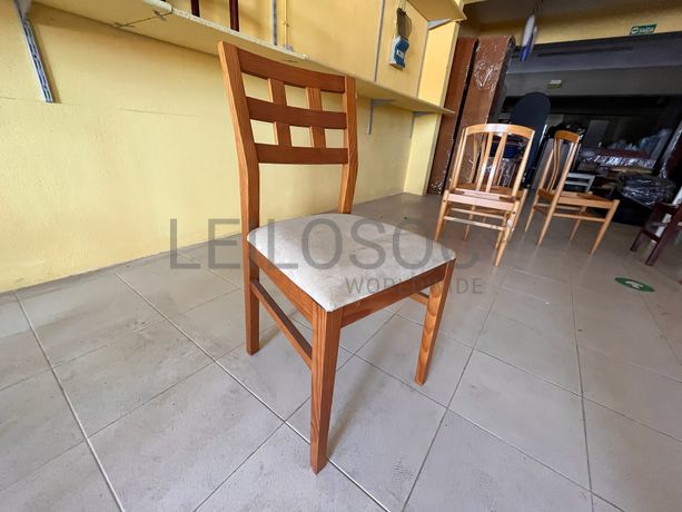 Cadeira de madeira