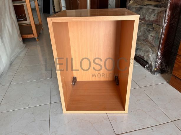 Móvel pequeno de madeira